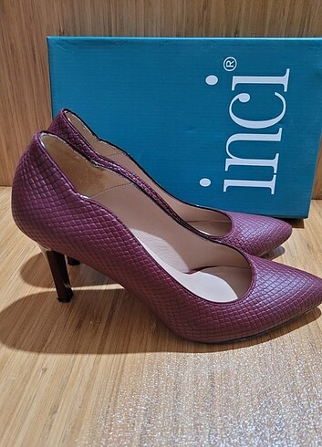 Bordo Stiletto