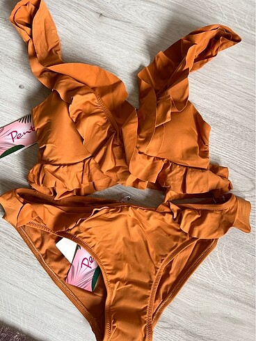 Penti Penti elenı deep frıll top bikini takımı