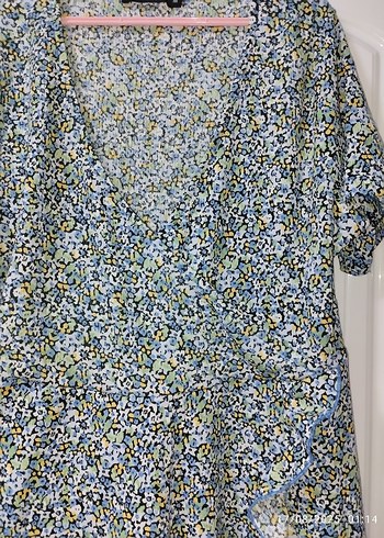 LC Waikiki V Yaka Desenli Midi Kadın Elbise