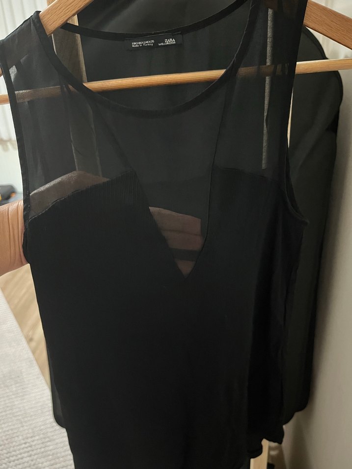 Siyah V Yaka Transparan Kadın Atlet - Görsel 2