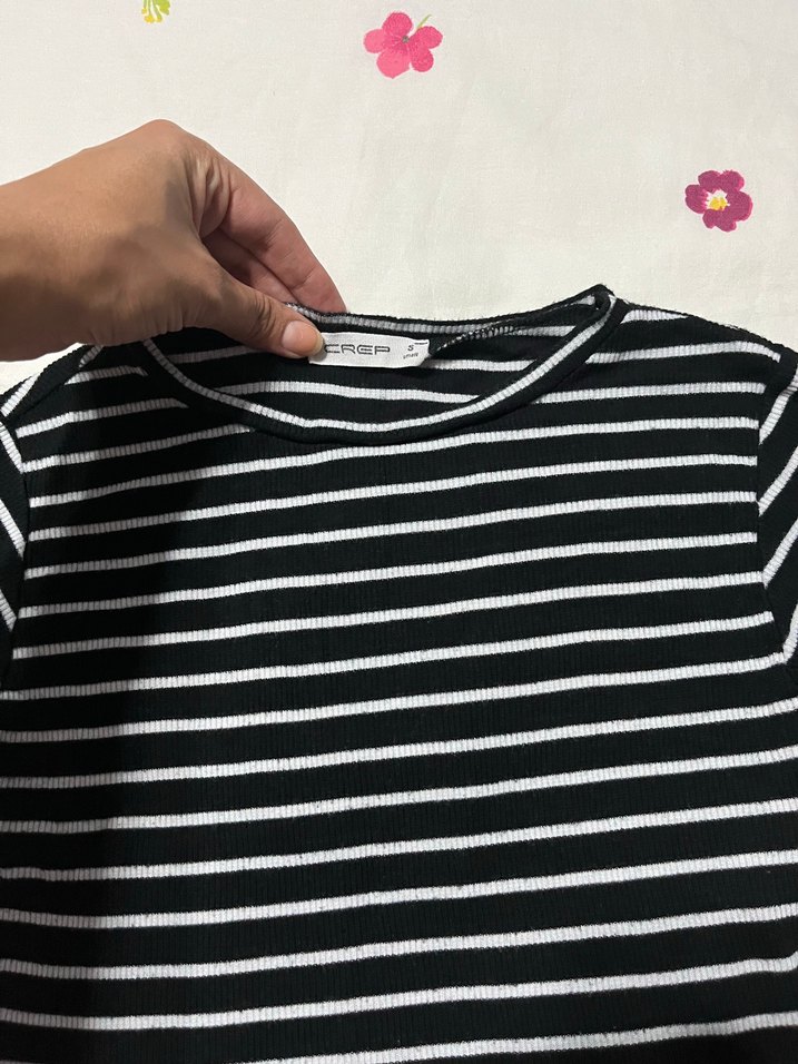 Kadın Siyah Beyaz Çizgili Crop - Görsel 2