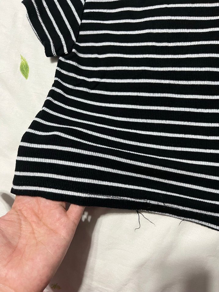 Kadın Siyah Beyaz Çizgili Crop - Görsel 3