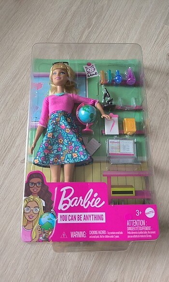 Barbie öğretmen bebek 