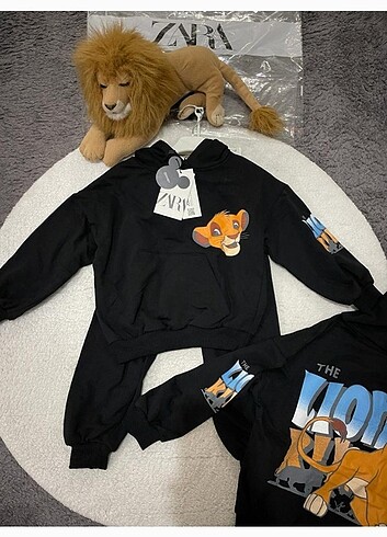 7 Yaş Beden Lion King baskılı zara takım