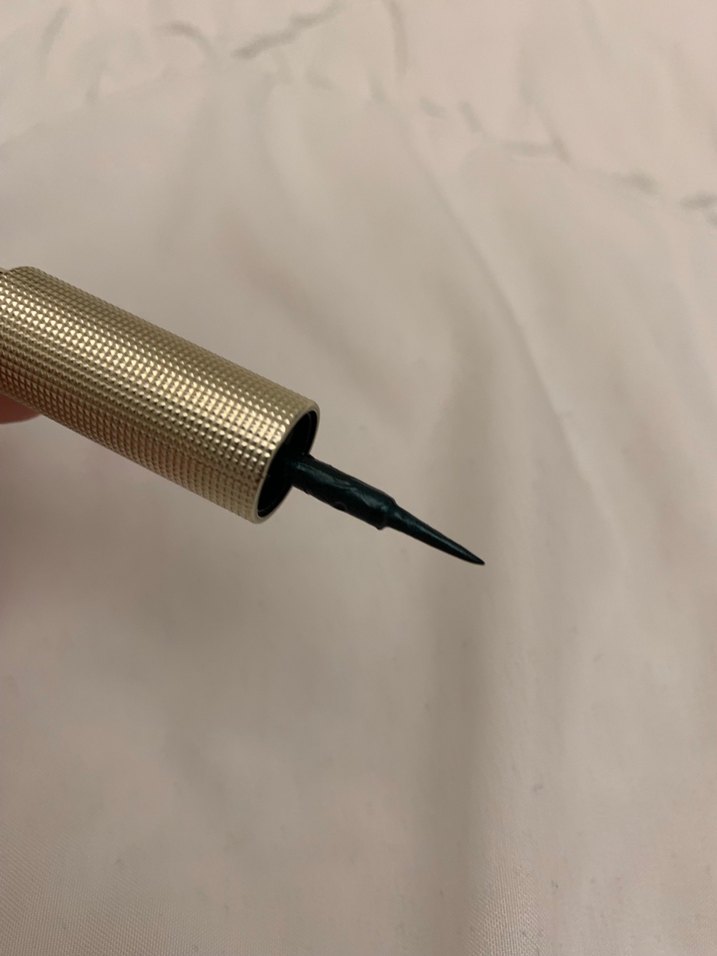 Loreal Mat Zümrüt rengi Eyeliner - Görsel 2