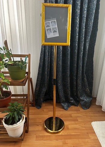  Beden Teşhir ve Menü Standı (138 cm )