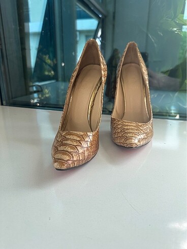 38 Beden christian louboutin