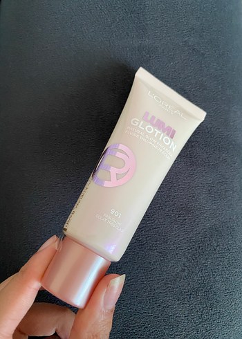 L'Oréal Lumi Glotion 90 Doğal Işıltı Veren Kapatıcı
