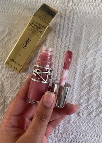 Yves Saint Laurent Yves Saint Laurent Parlak Pembe Dudak Parlatıcısı
