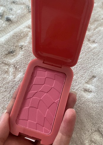 Beden NYX Pastel Pembe Buttermelt Allık 08 no