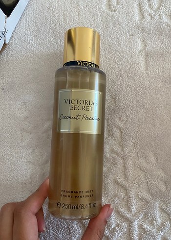 Victoria s Secret Victoria's Secret Coconut Passion Kadın Parfümü 250 ml
