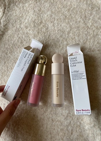 Beden Rare Beauty Sıvı Allık ve kapatıcı seti