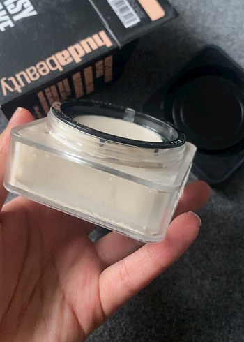 Huda beauty baking pudra - Görsel 3