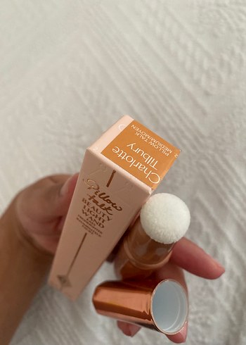 Charlotte Olympia Charlotte Tilbury Shiny Beige Aydınlatıcı