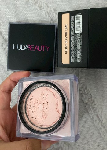 Huda beauty baking pudra - Görsel 2