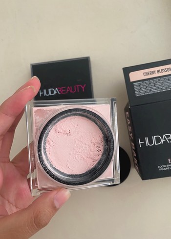 Huda Beauty Huda beauty baking pudra