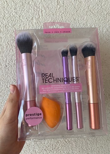 Real Techniques Makyaj Fırça Seti