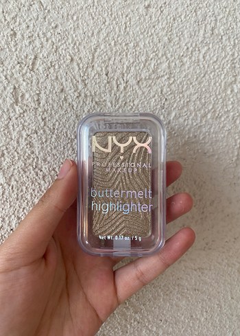 Beden Nyx Buttermelt Aydınlatıcı Ten Rengi