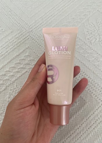 Beden L'Oréal Lumi Glotion 901 Aydınlatıcı
