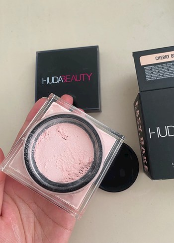 Beden Huda beauty baking pudra