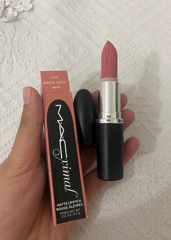 Beden MAC Kinda Sexy Mat Ruj 606