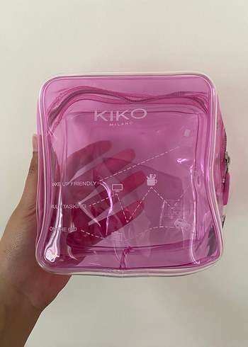Beden KIKO Pembe Parlak Minimalist Makyaj Çantası