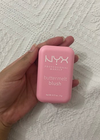 NYX Pastel Pembe Buttermelt allık 02