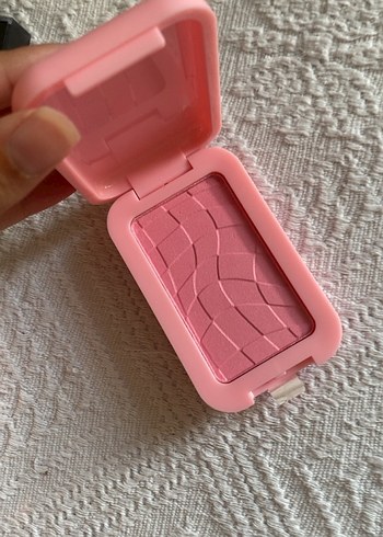 Nyx Buttermelt allık 02 no