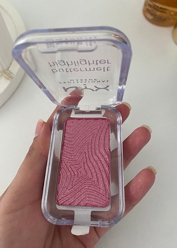 Beden Nyx buttermelt aydınlatıcı