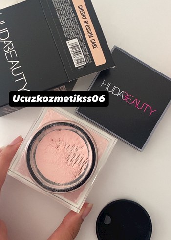 Huda Beauty Pastel Pembe Pudra - Cherry Blossom Cake