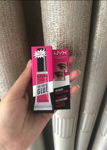 NYX The Brow Glue Anında Kaş Şekillendirici