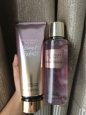  Beden Renk Victoria secret vücut spreyi ve losyon set velvet petals