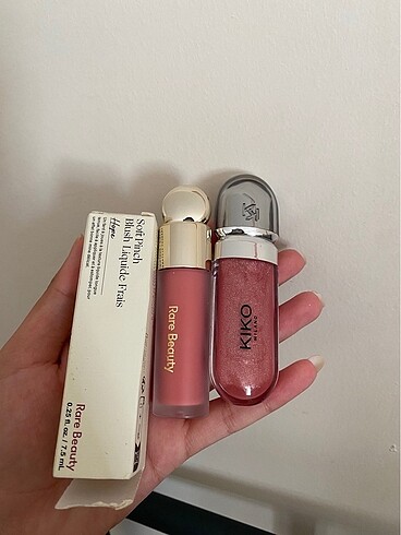 Beden Rare beauty allık ve Kiko lipgloss