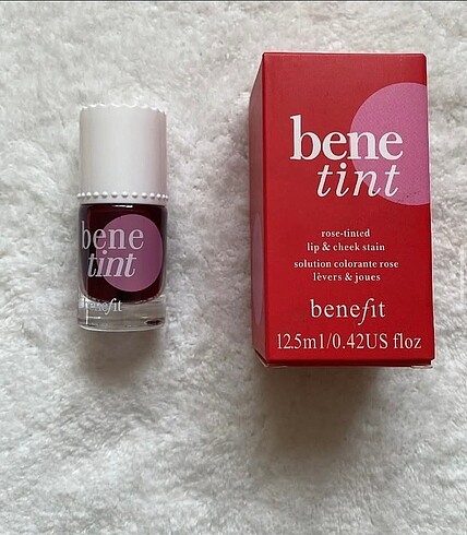 Benefit tint allık