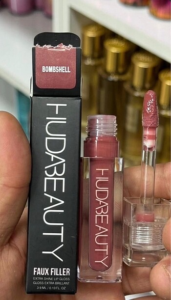 Huda beauty lipgloss