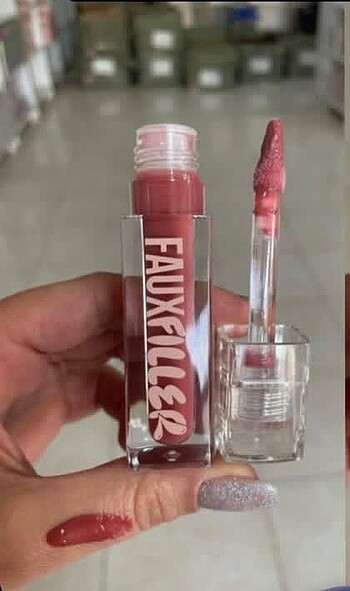 Huda Beauty Hudabeauty lipgloss