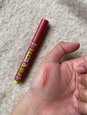 NYX Nyx slick clik stick dudak parlatıcısı
