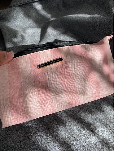 Beden Victoria secret makyaj çantası