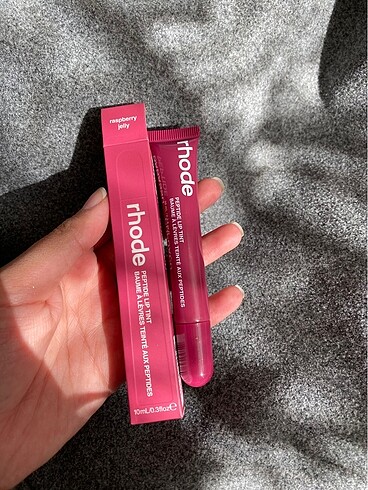 Rhode peptit lipgloss