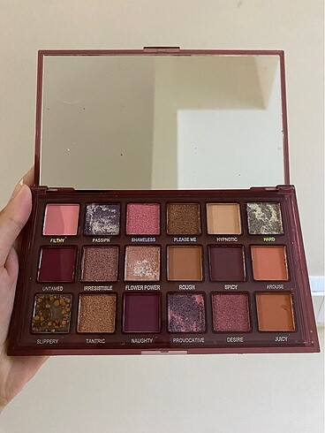 Huda beauty far paleti muadili