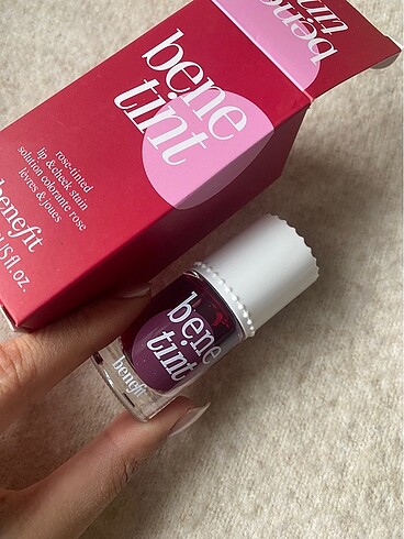 Benefit tint allık