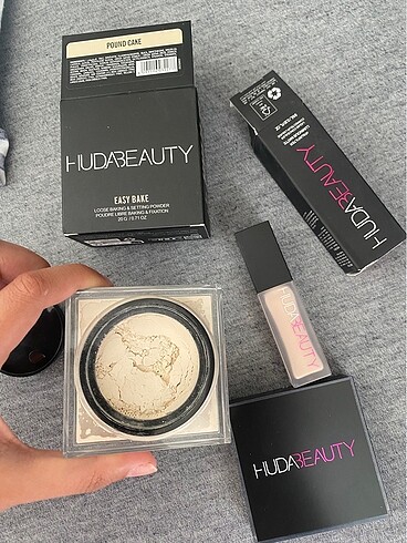 Beden Huda beauty baking pudra ve kapatıcı seti