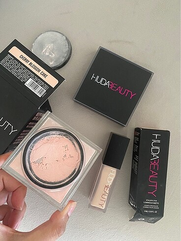 Huda Beauty Huda beauty baking pudra ve kapatıcı seti