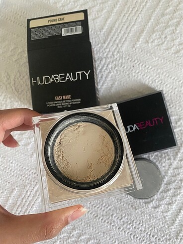 Huda Beauty Huda beauty baking pudra