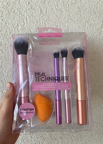 Real Techniques Prestige Real Techniques Pastel Makyaj Fırça Seti