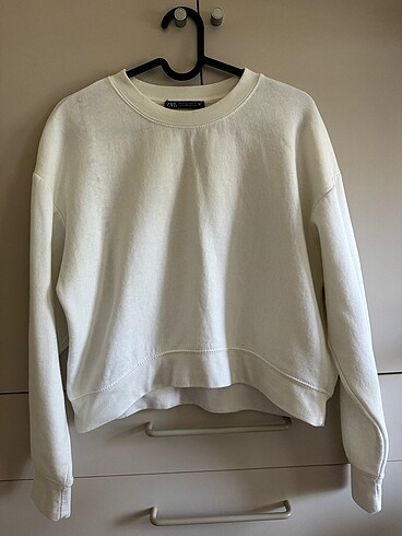 Zara Sweatshirt