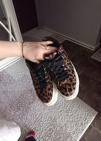 Zara Zara leopar desen spor ayakkabı