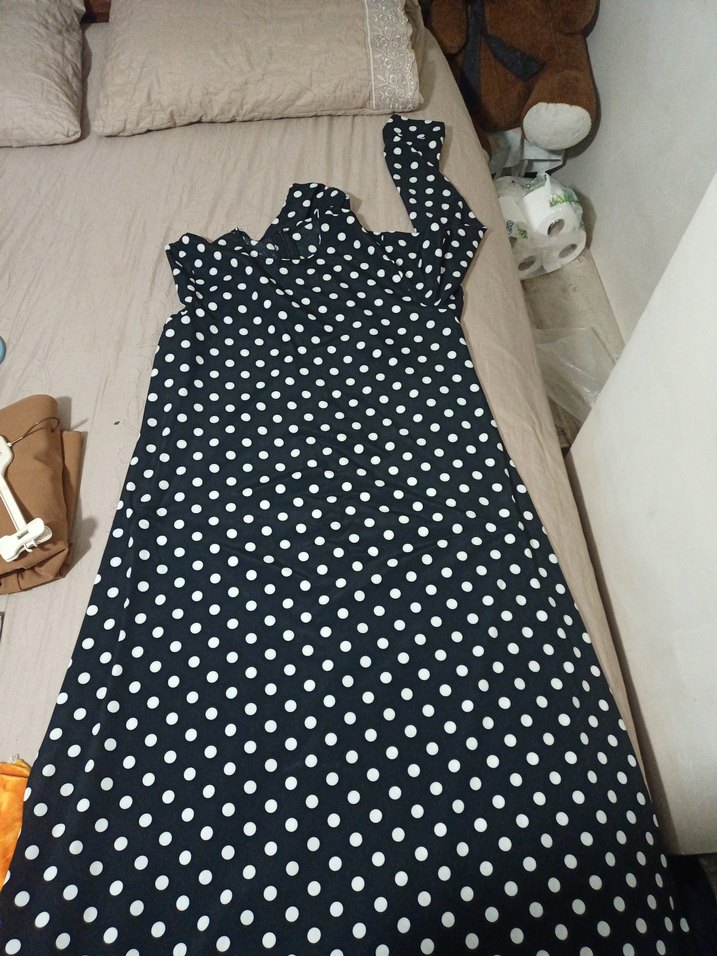 Puantiye Desenli Siyah Uzun Elbise - Görsel 2