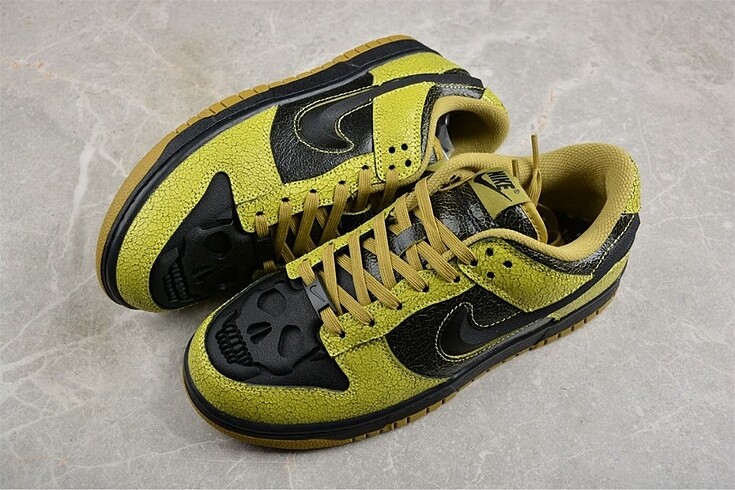 Diğer Nike Dunk Low Halloween Skull
