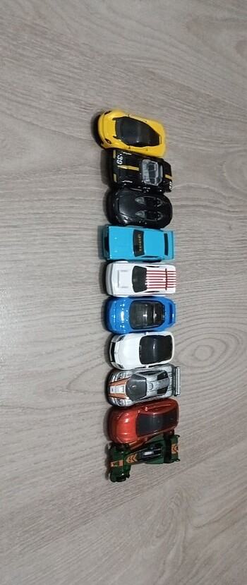  Beden 10 adet hot wheels araba